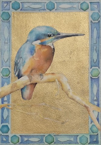 Aquarellbild eines Eisvogels in Blau und Orange mit goldenem Hintergrund und türkisfarbener Schmuckbordüre